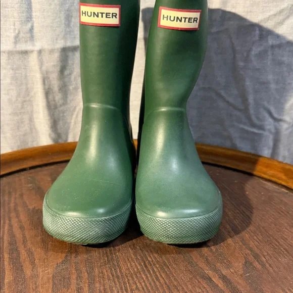 Hunter Kids Green Boots - Picture 1 of 4